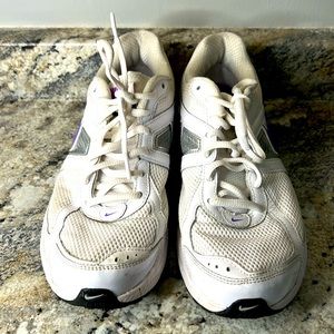 Nike impact groove running shoes for women. Size 9